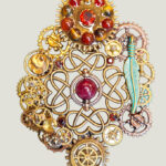 Broche Steampunk ARABESQUE avec Grenats, Agate, Calcédoine