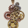 verso Pendentif composé d’engrenages alliage, orné d'une Agate marron montée sur un axe avec une bélière gravée de couleur bronze