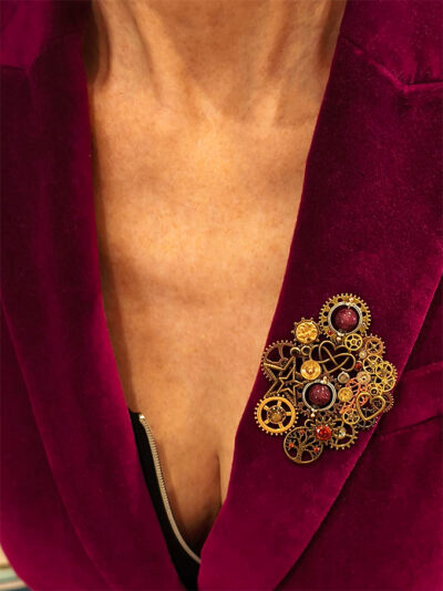 Broche Steampunk NYMPHÉA avec Grenats et Calcédoine