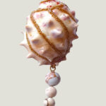 Collier QUEEN ELISABETH Coquillage avec Grenat et Jaspes