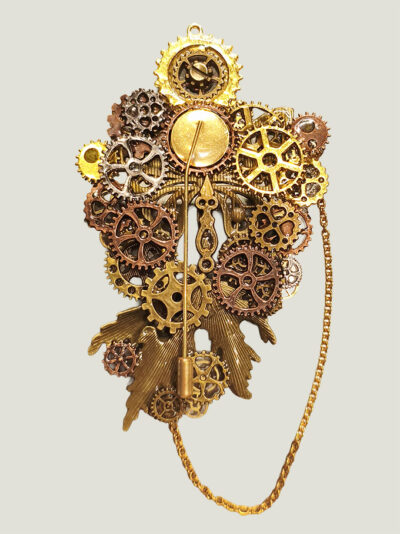 verso broche faite d'engrenages, d'un papillon et d'une feuille en alliage laiton vieilli, orné de d'une chaine