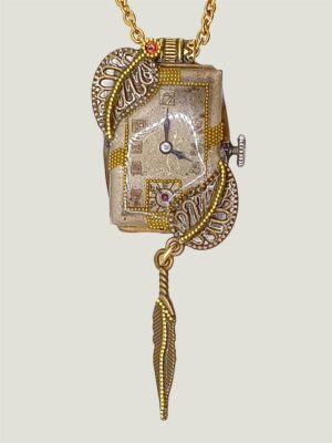 Collier steampunk ETHEL montre et grenat