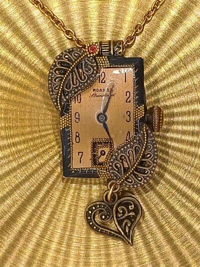 Collier steampunk VICTORINE montre et grenat