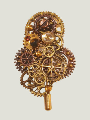 recto Broche Steampunk composée d'engrenages en alliage bronze Ornée d'un Grenat véritable et d'une agate de feu marron.