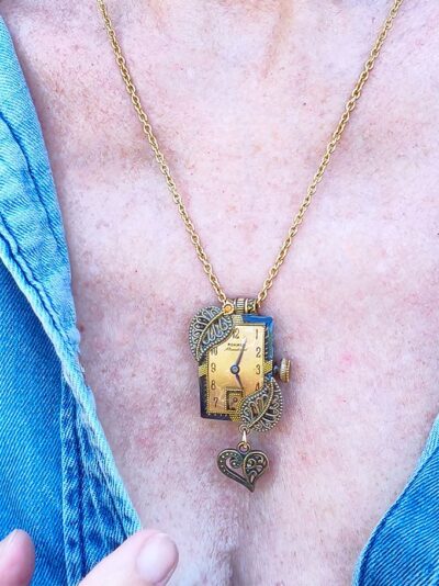 Collier steampunk VICTORINE montre et grenat