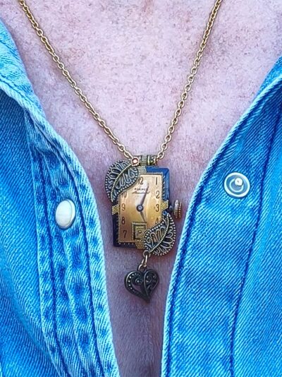 Collier steampunk VICTORINE montre et grenat