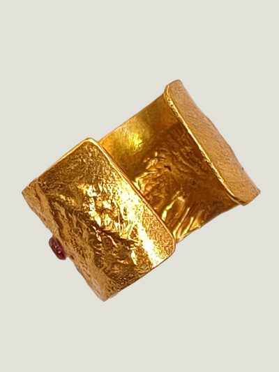 Bague CYRILLA laiton réticulé et grenat