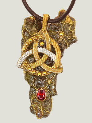 Collier féerie ODALIE écorce et grenat