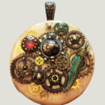 Collier médaillon MECANIKA